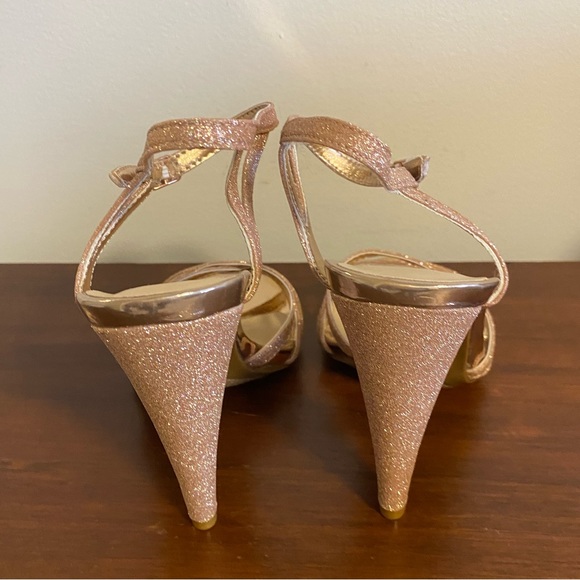 NWOT Glittery rose gold sandals - Picture 2 of 4